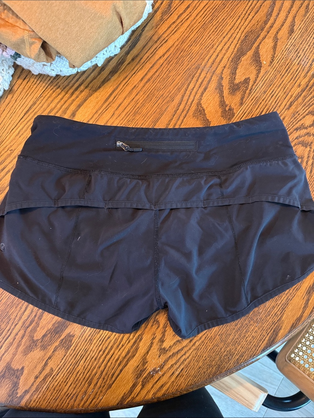 Lululemon size 6 - Picture 3 of 3